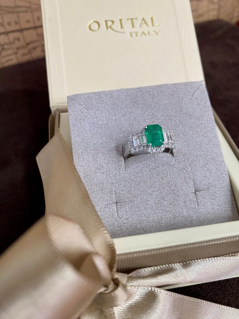 anello smeraldo